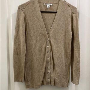 Banana Republic Cream Cardigan Sweater with V-neck and Long Sleeves